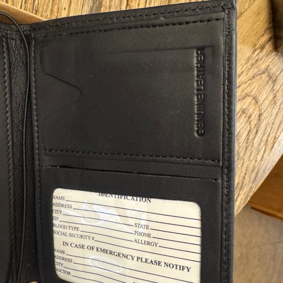 New York Giants Football Sparo Wallet Lic. NFL BI-Fold Leather Billfold RFID - Picture 4 of 6